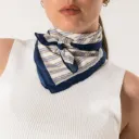 ISSONE-FOULARD A MOTIF FEMME